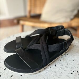 Sorel roaming sandals size 6.5